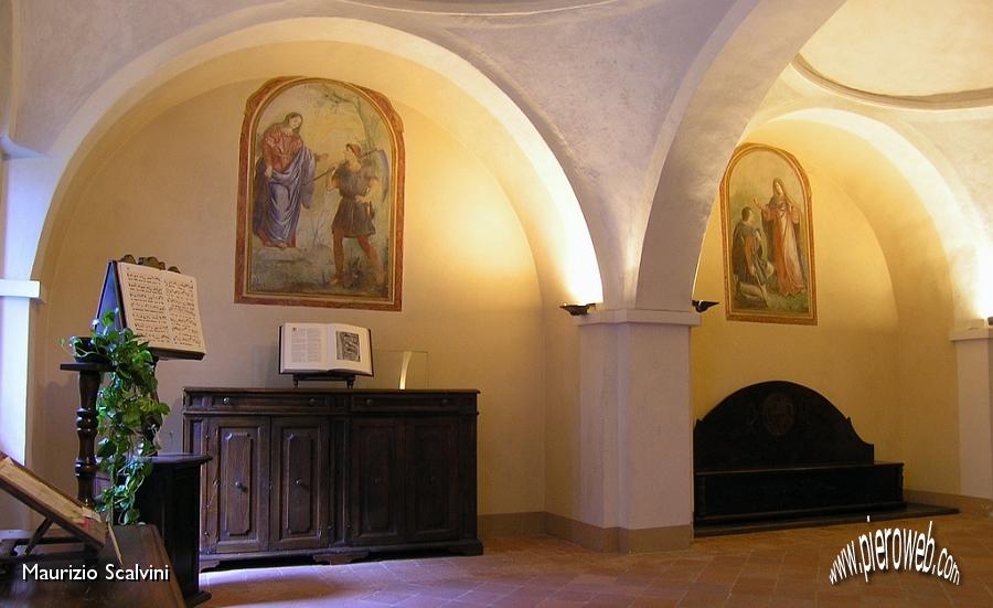 20 Affreschi della seconda chiesa.JPG